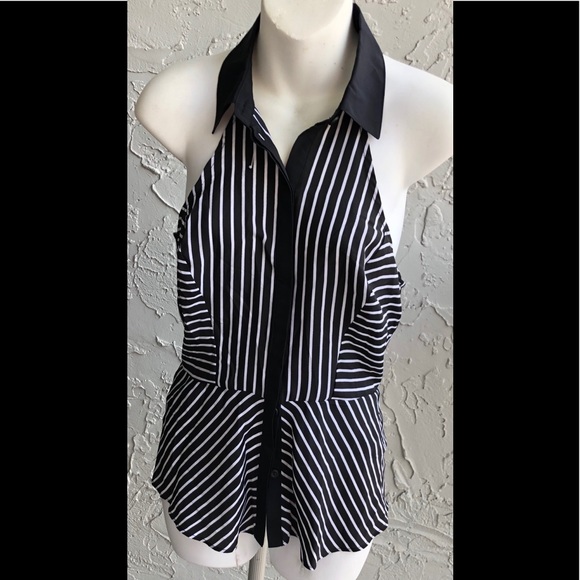 XOXO Tops - NWT XoXo 😘 Black & White Striped halter Top XOXO Tops - NWT XoXo 😘 Black & White Striped halter Top